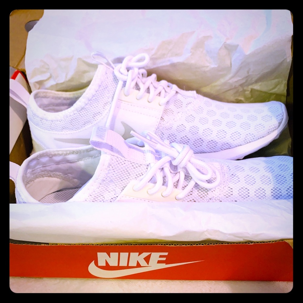 Brand new 7.5 Women’s Nike Juvenate white.Box item